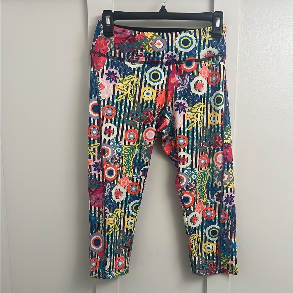 LuLaRoe Colorful Floral Patterned cropped Leggings